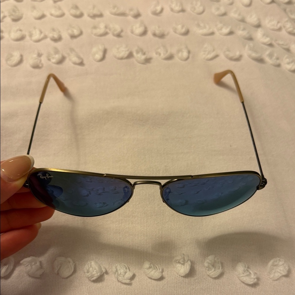 Ray-Ban Aviator Sunglasses with Purple Lenses - Picture 2 of 4